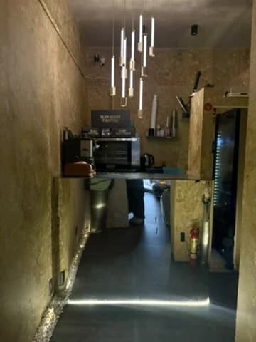 Interior de d-stellar, barra y counter